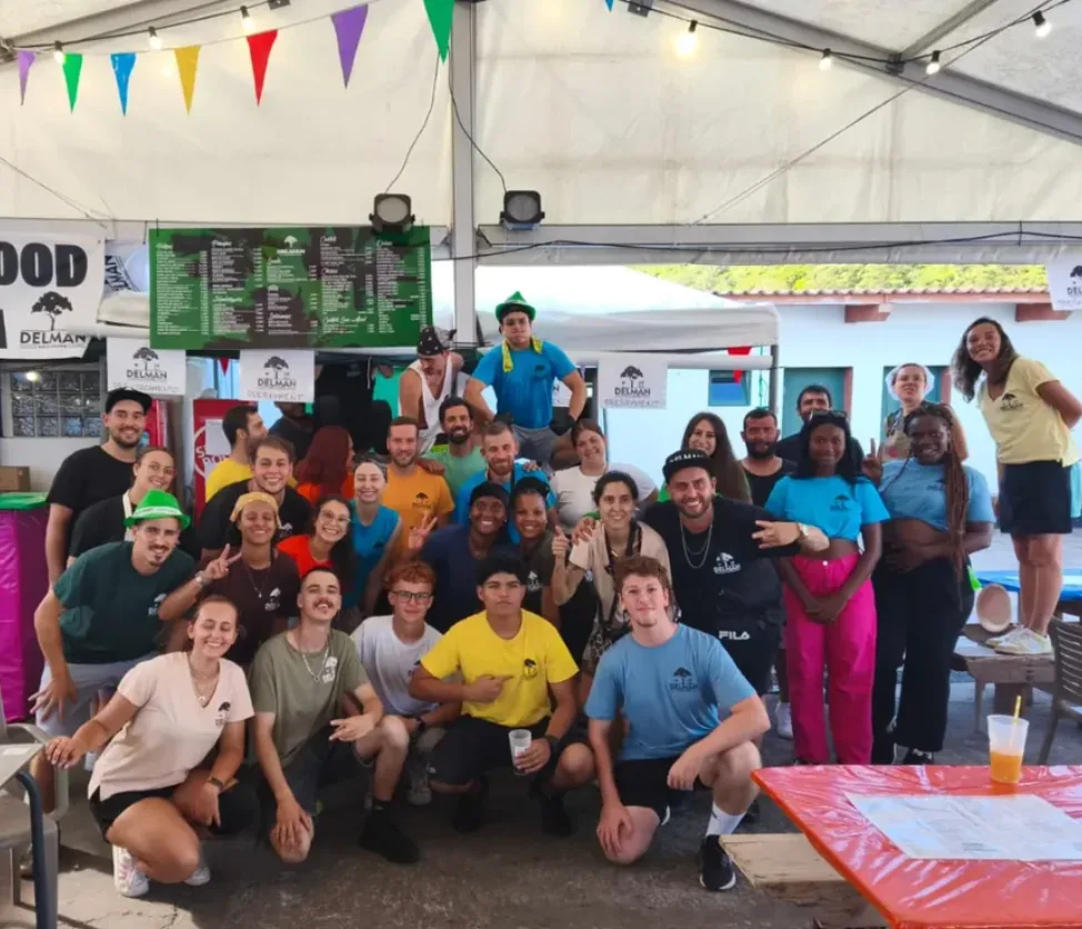 Equipa do DELMAN Bar & Lounge — restaurante e bar na Praia da Vitória, Ilha Terceira
