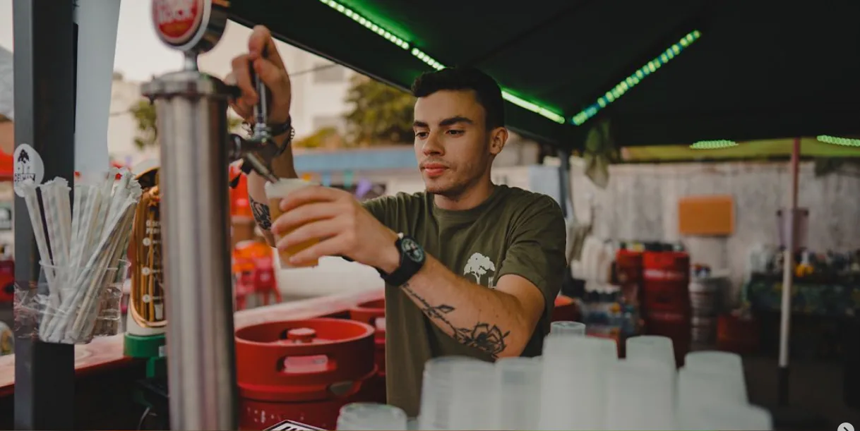 Equipa do DELMAN Bar & Lounge — restaurante e bar na Praia da Vitória, Ilha Terceira